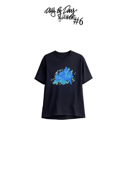 DAY BY DAY #6 — TEE SHIRT “LE MORAL EST BON”